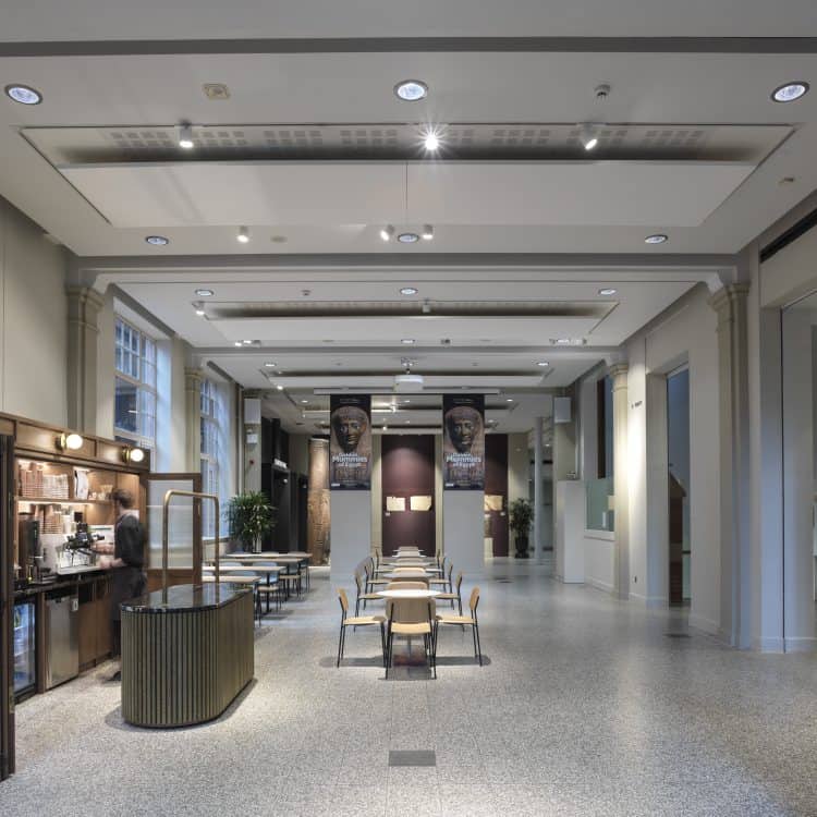 Photograph of the museum's main hall and coffee bar